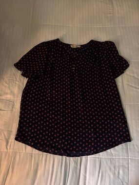 Navy Short-Sleeve Printed Blouse with Flutter Sleeves